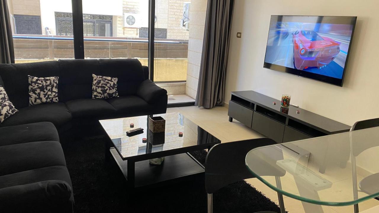 Dair Ghbar Apartment Amman Bagian luar foto