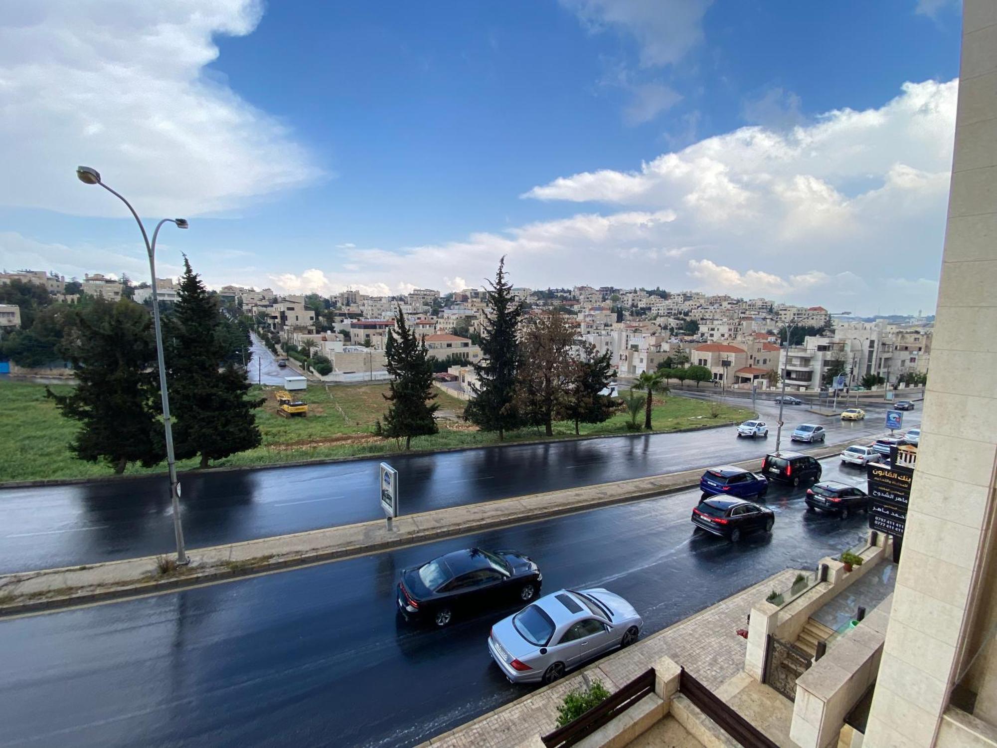 Dair Ghbar Apartment Amman Ruang foto